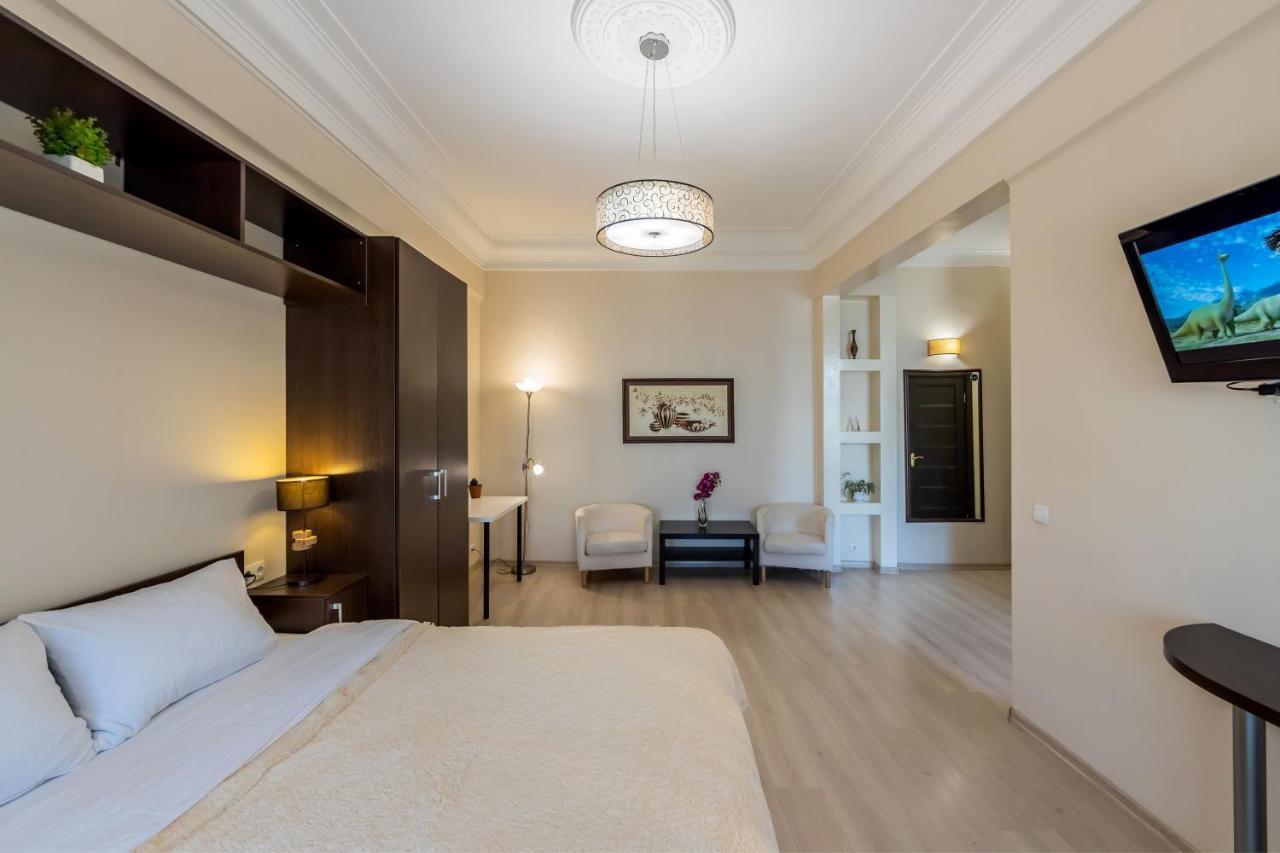 Apartment однокімнатні на майдані, дистанційне заселення 24х7