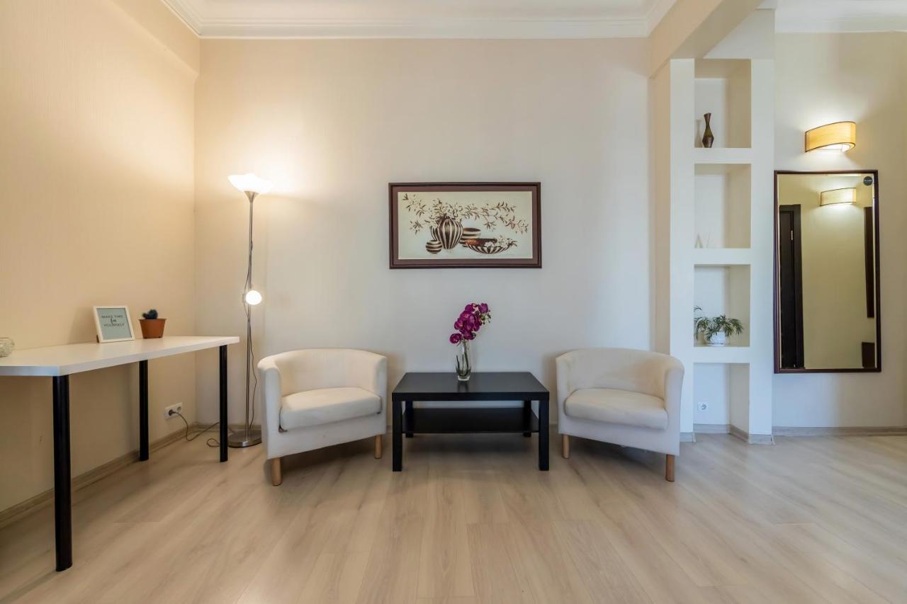 однокімнатні на майдані, дистанційне заселення 24х7 Apartment *